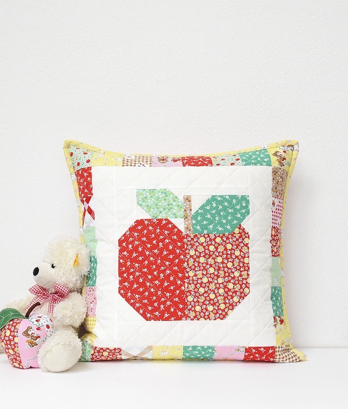 Sweet Apples Baby Quilt and Pillow Pattern by ellis & higgs