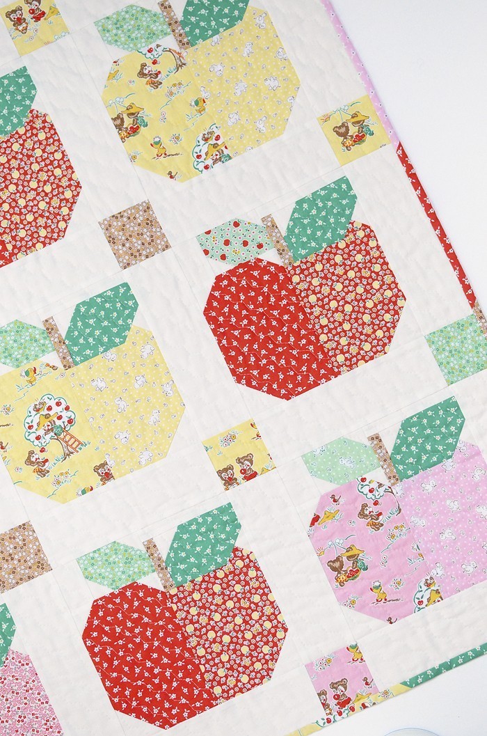 Sweet Apples Baby Quilt and Pillow Pattern by ellis & higgs