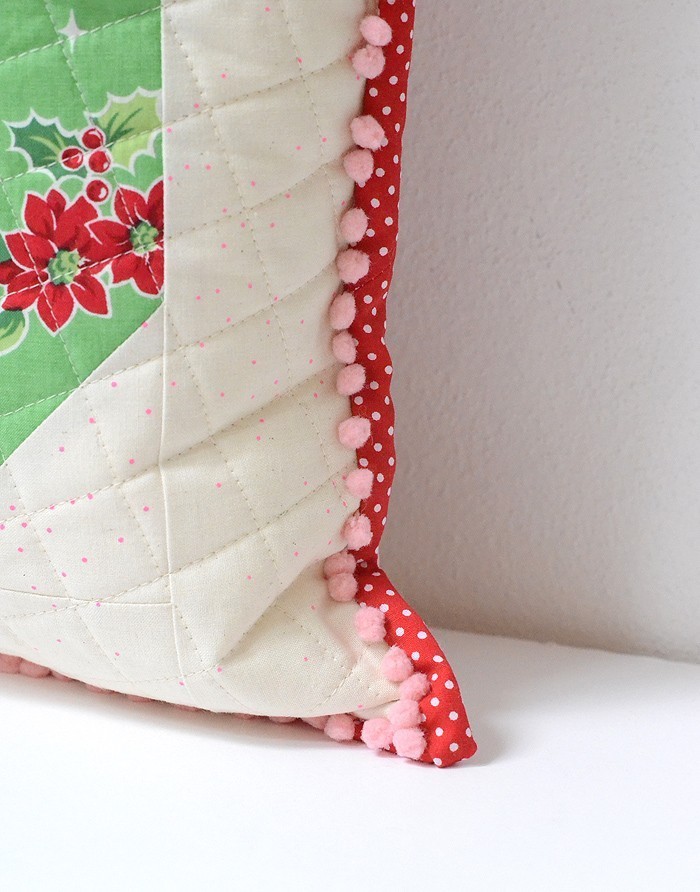 tis-the-season-pillow-2