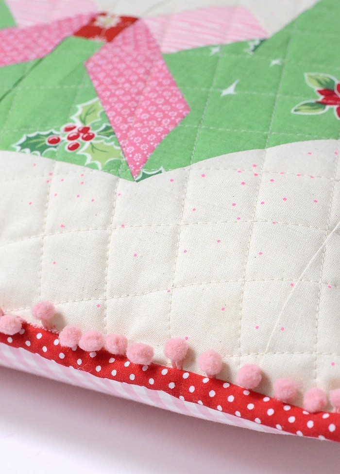 tis-the-season-pillow-3