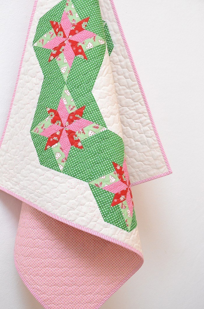 Christmas Wreath Quilt Pattern by Nadra Ridgeway of ellis & higgs