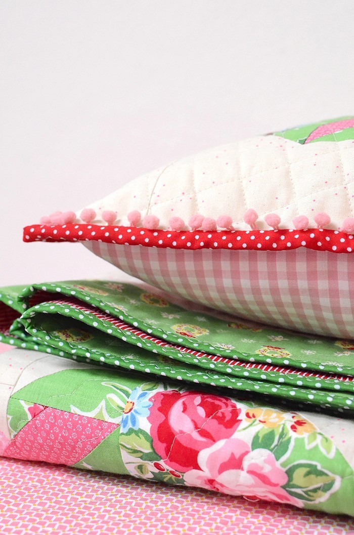 Christmas Wreath Pillow Pattern by Nadra Ridgeway of ellis & higgs