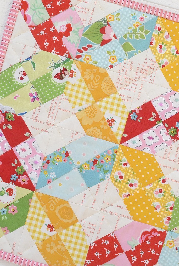 Criss Cross Mini Quilt Pattern by Nadra Ridgeway for sewcanshe.com