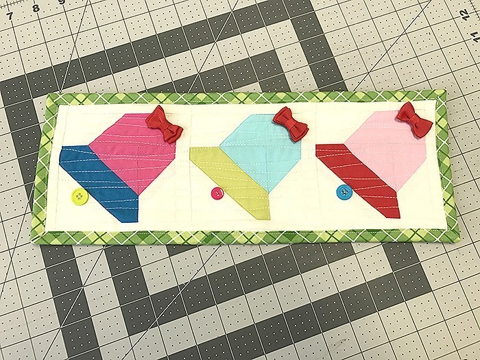 Holly Jolly Christmas Quilt Pattern by Nadra Ridgeway of ellis & higgs