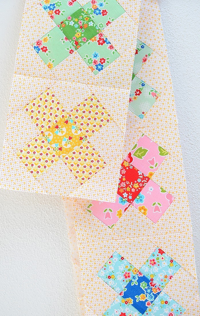 6 Köpfe 12 Blöcke - Mai: Criss Cross Quilt Block von Nadra Ridgeway von ellis & higgs