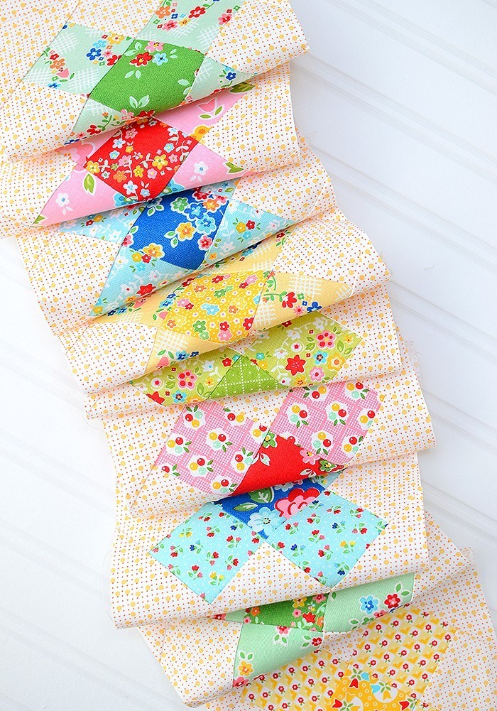 6 Köpfe 12 Blöcke - Mai: Criss Cross Quilt Block von Nadra Ridgeway von ellis & higgs