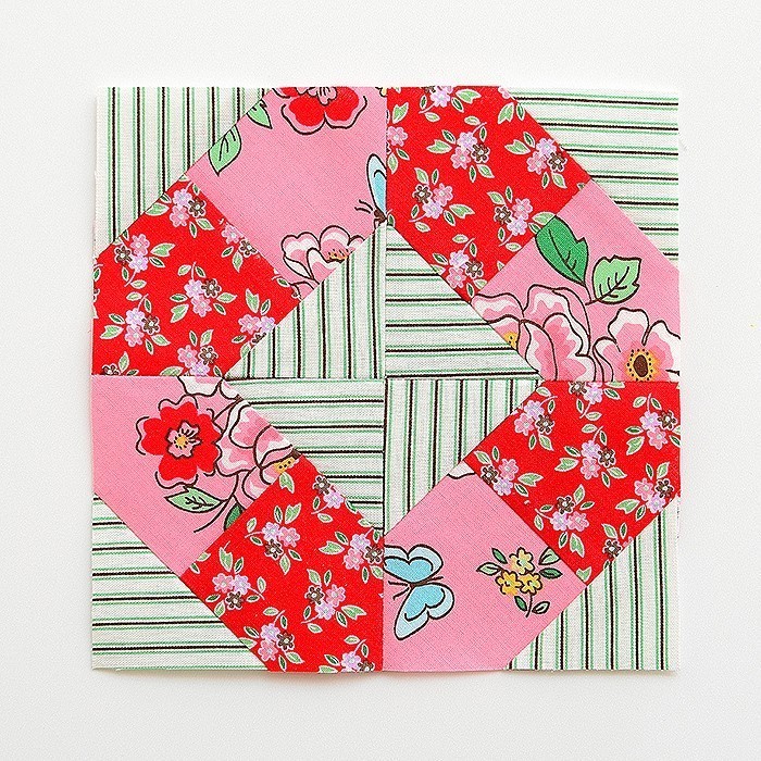 6 Koepfe 12 Bloecke August Life Saver Quilt Block Tutorial von Nadra Ridgeway, ellis & higgs