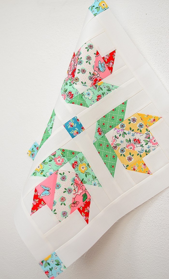 The Splendid Sampler 2 Tulip In Bloom pillow