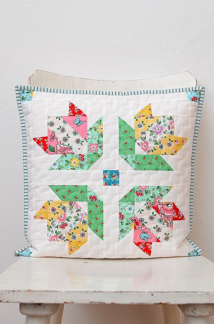 The Splendid Sampler 2 Tulip In Bloom pillow