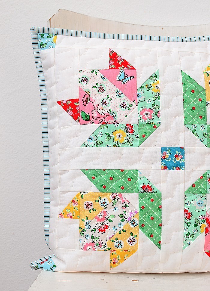 The Splendid Sampler 2 Tulip In Bloom pillow