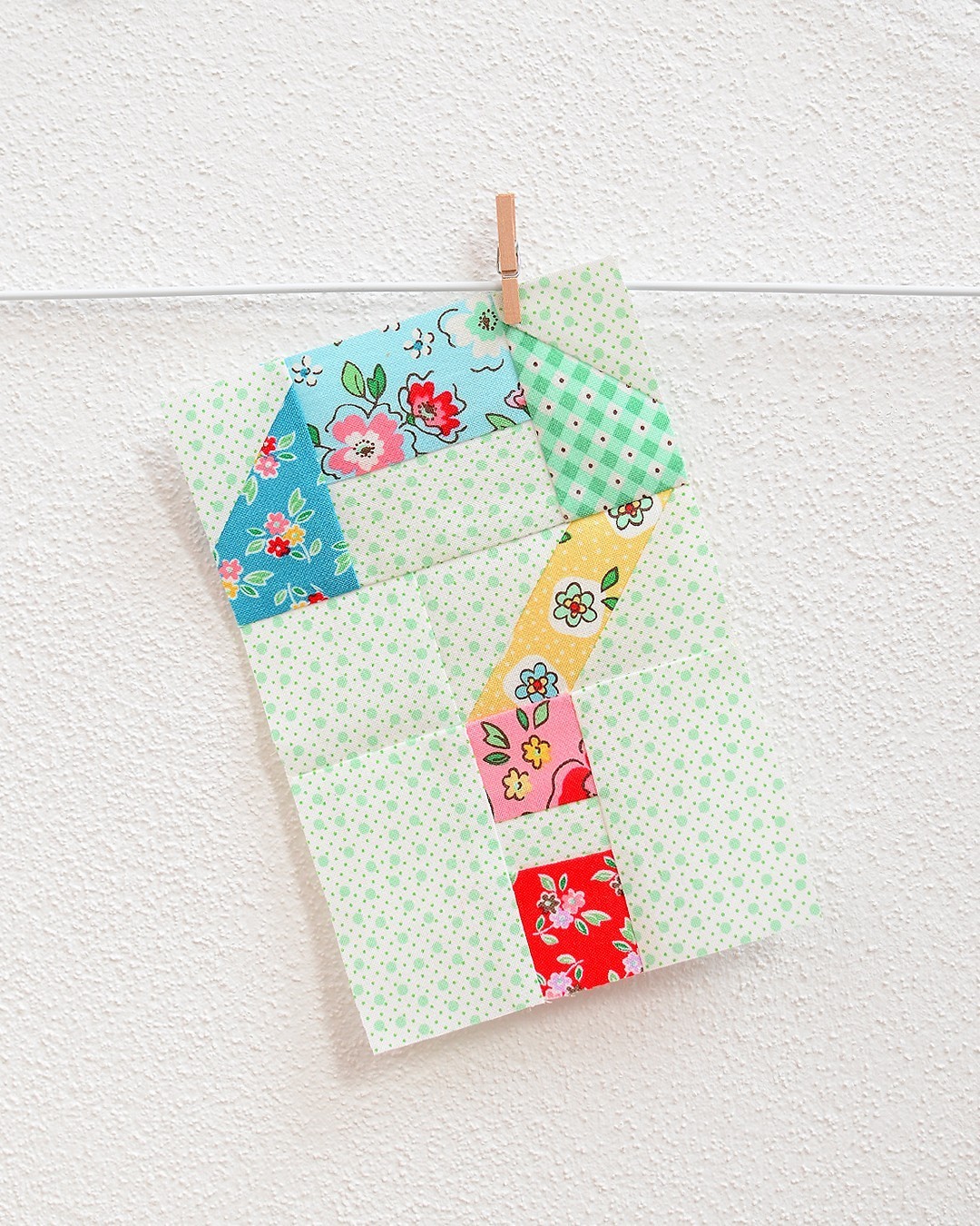 Spelling Bee Sew Along Question Mark Quilt Block by Nadra Ridgeway of ellis & higgs