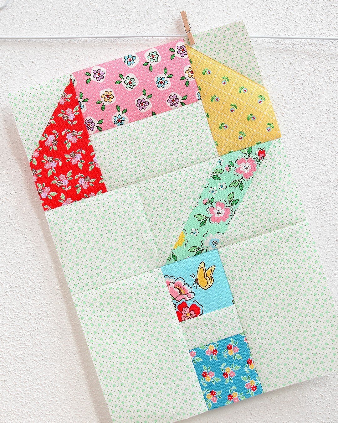 Spelling Bee Sew Along Question Mark Quilt Block by Nadra Ridgeway of ellis & higgs