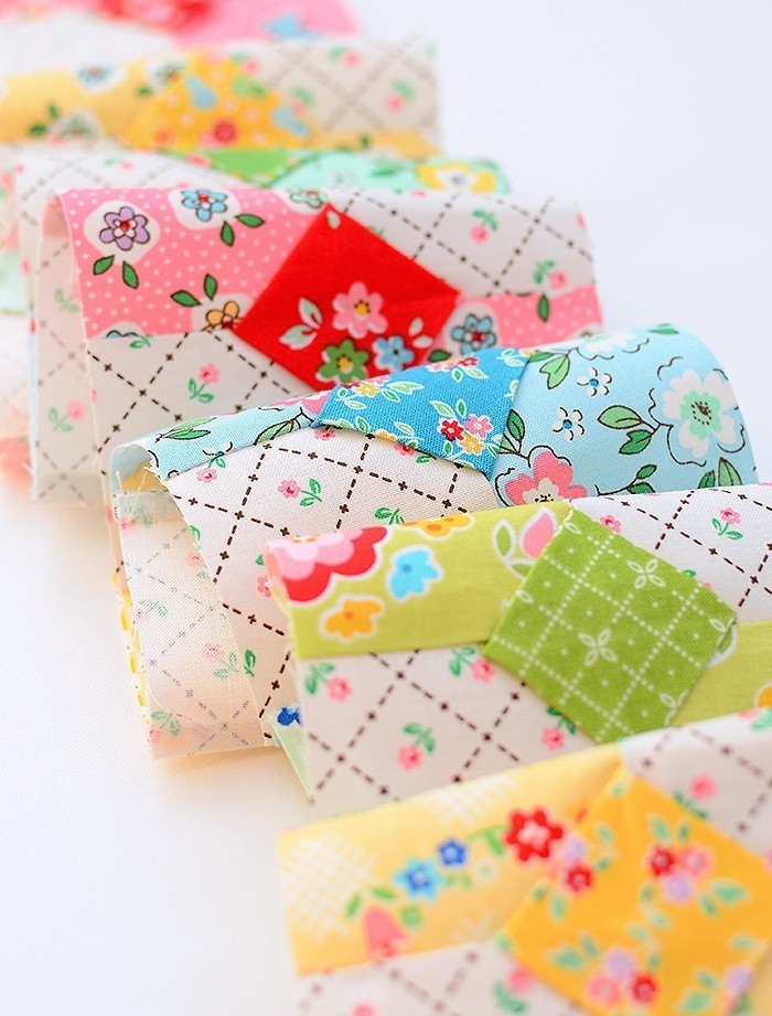 6 Koepfe 12 Bloecke September Bow Tie Quilt Block