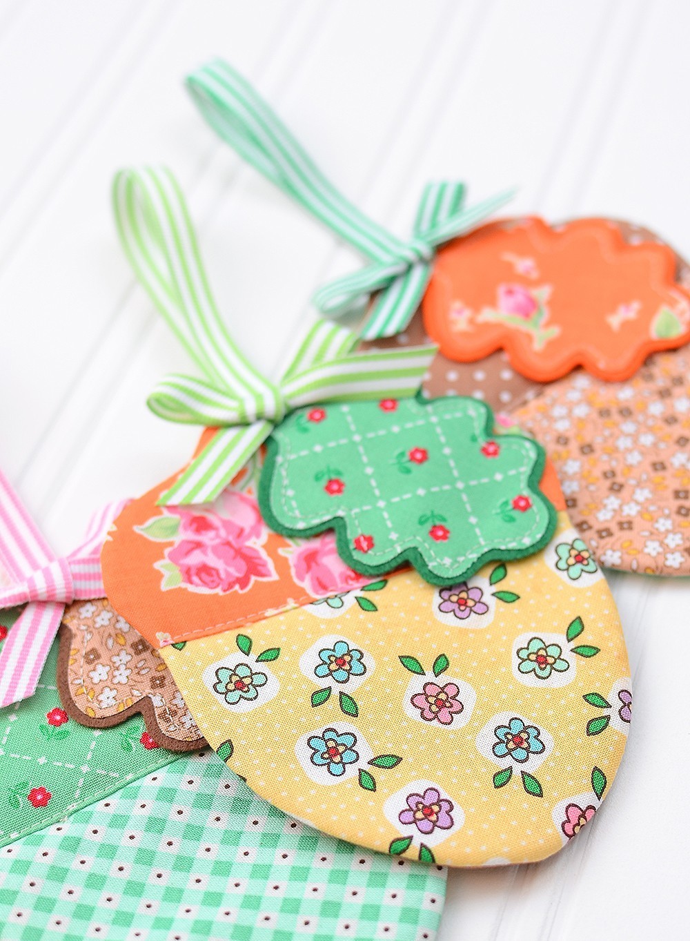 Acorn Fabric Ornament Tutorial