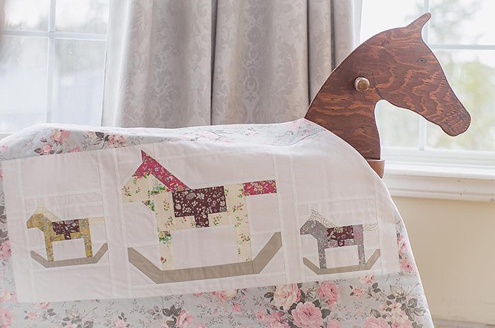 Rocking Horse Quilt Block Pattern - Christmas Quilt Pattern