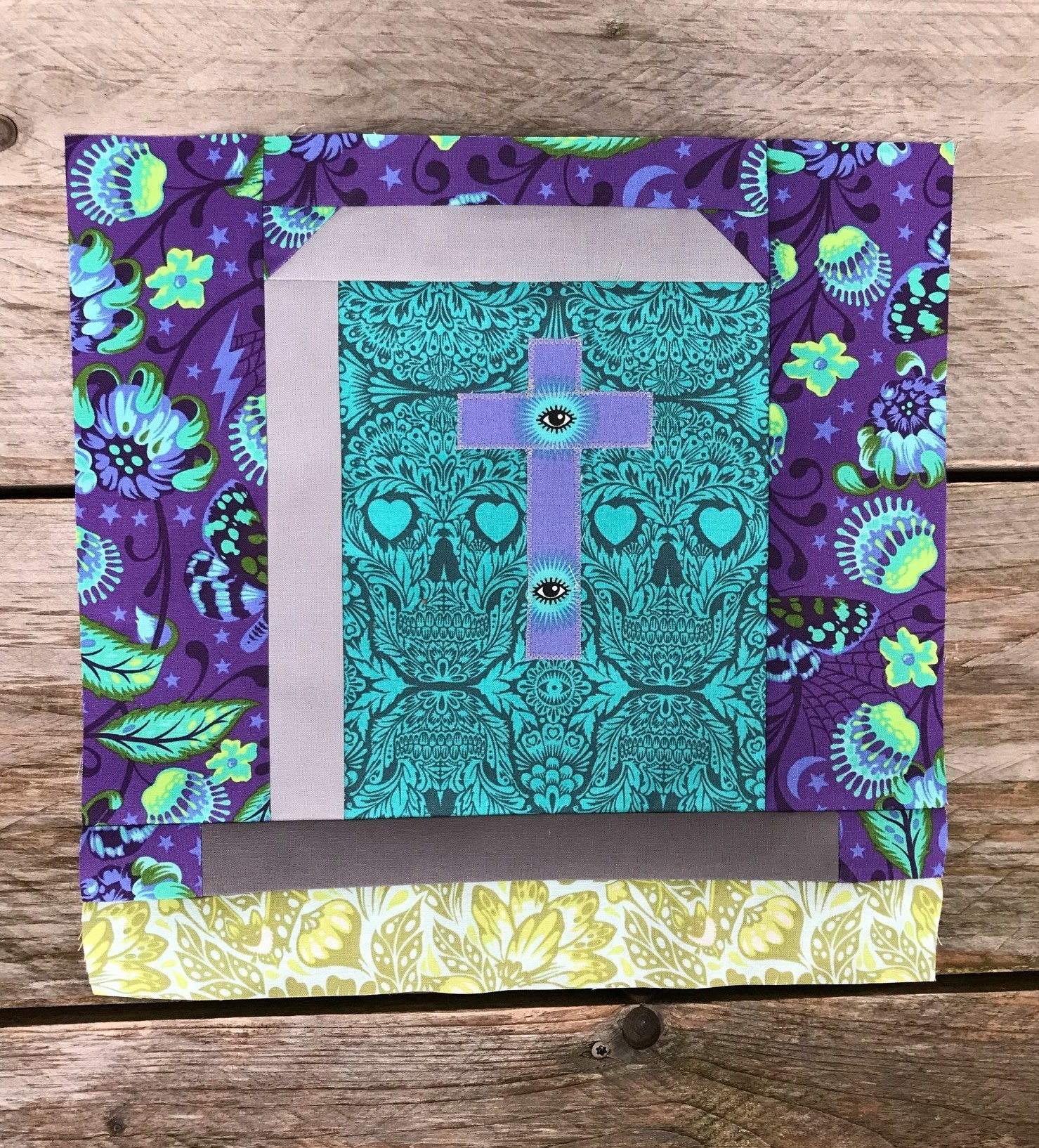 Gravestone quilt block