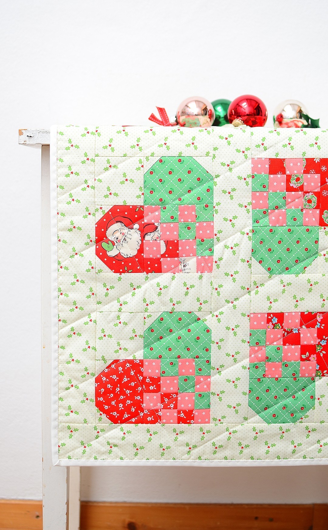 The Checkered Heart table runner - a free Christmas quil pattern