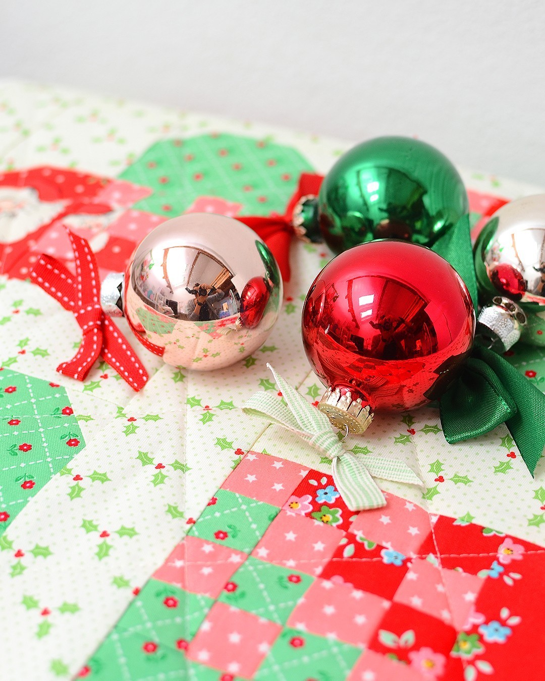 The Checkered Heart table runner - a free Christmas quil pattern