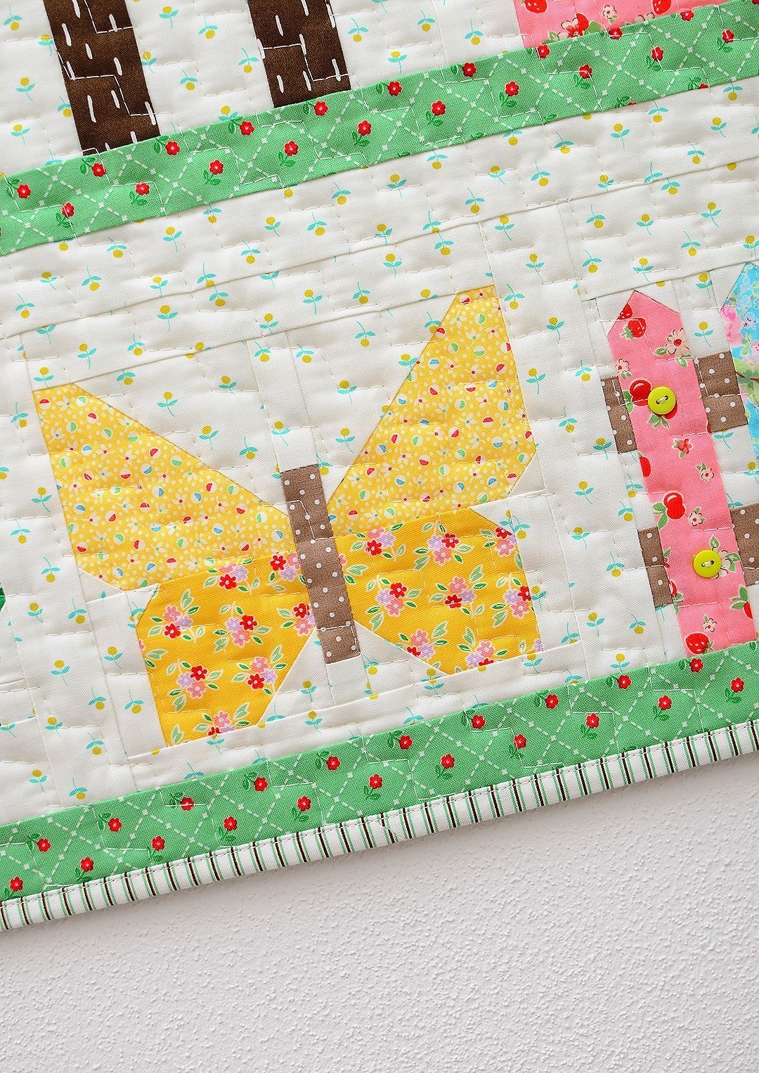 Country Garden quilt pattern - Mini