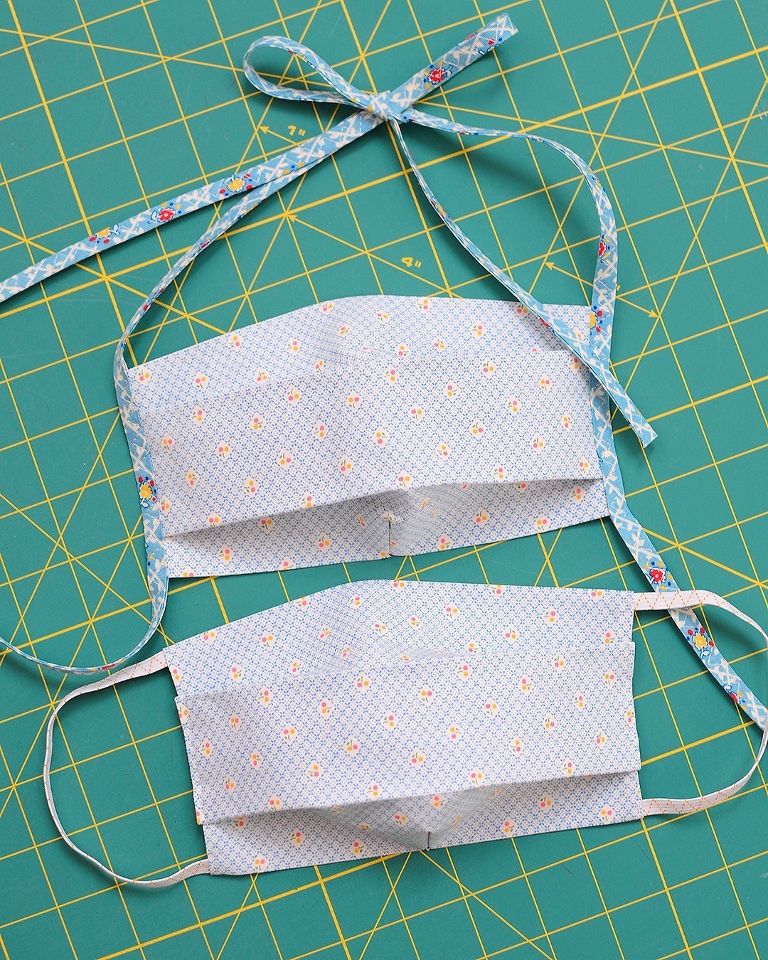 Face mask with filter pocket