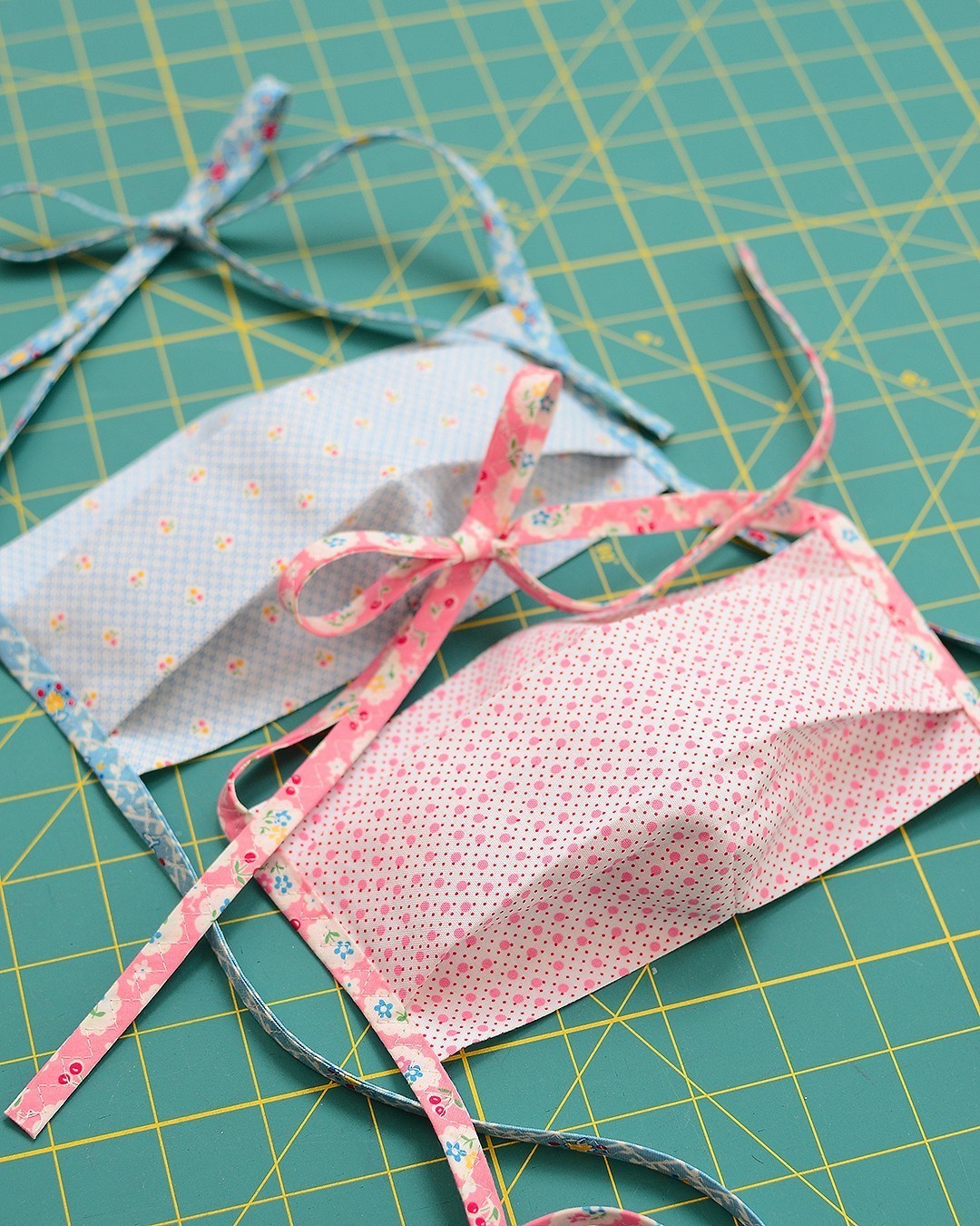 Face mask with filter pocket