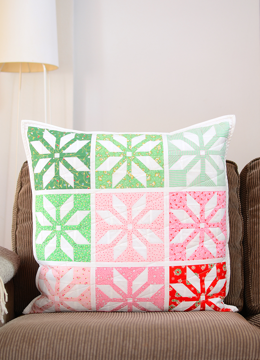 christmas-quilt-pattern-bright-stars-pillow-quilt-pattern-nadra-ridgeway-ellis-and-higgs-1 Christmas quilt pattern - Bright Stars pillow pattern