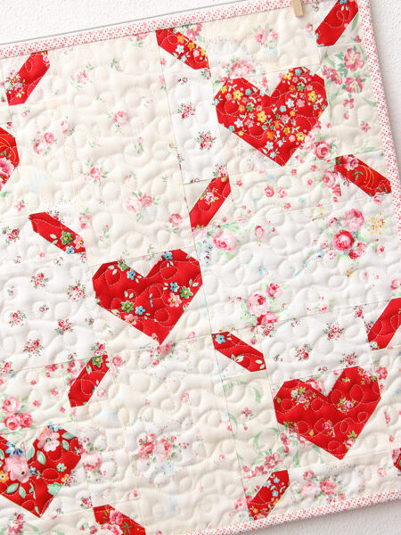 Heart quilt pattern - Grid Heart mini quilt pattern