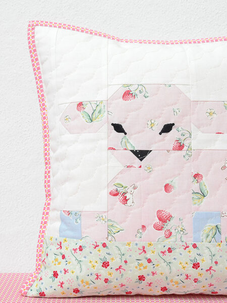 Spring quilt pattern - Little Lambkin pillow pattern