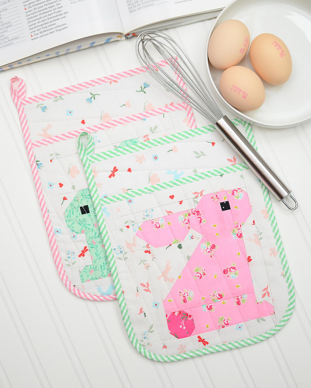 Bunny Potholder Tutorial - A potholder quilt pattern add-on by Nadra Ridgeway of ellis & higgs