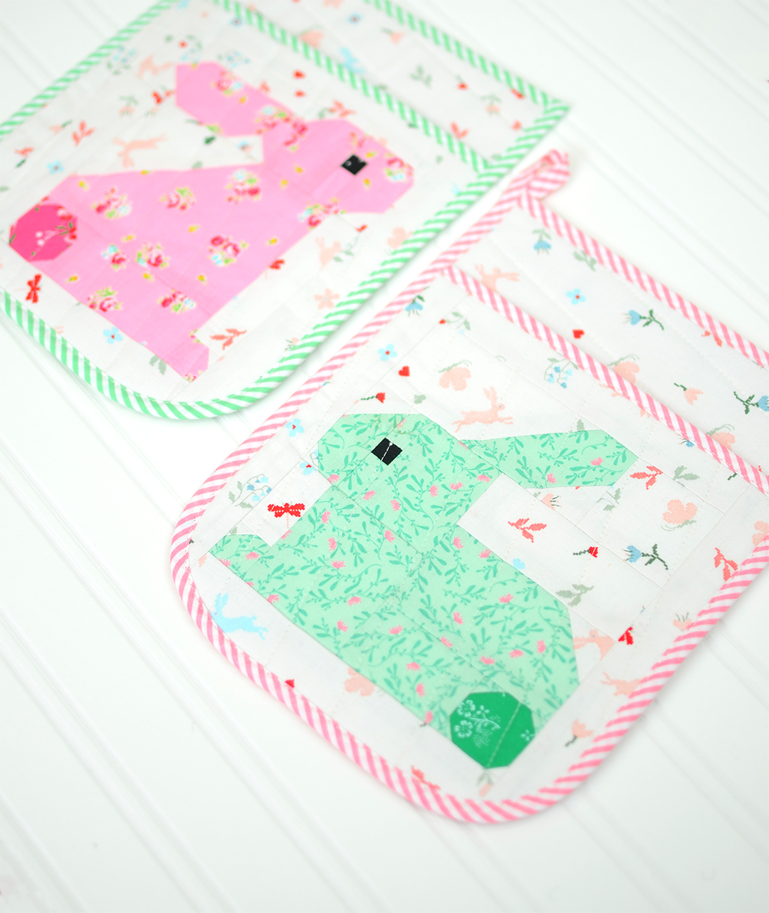 Bunny Potholder Tutorial - A potholder quilt pattern add-on by Nadra Ridgeway of ellis & higgs