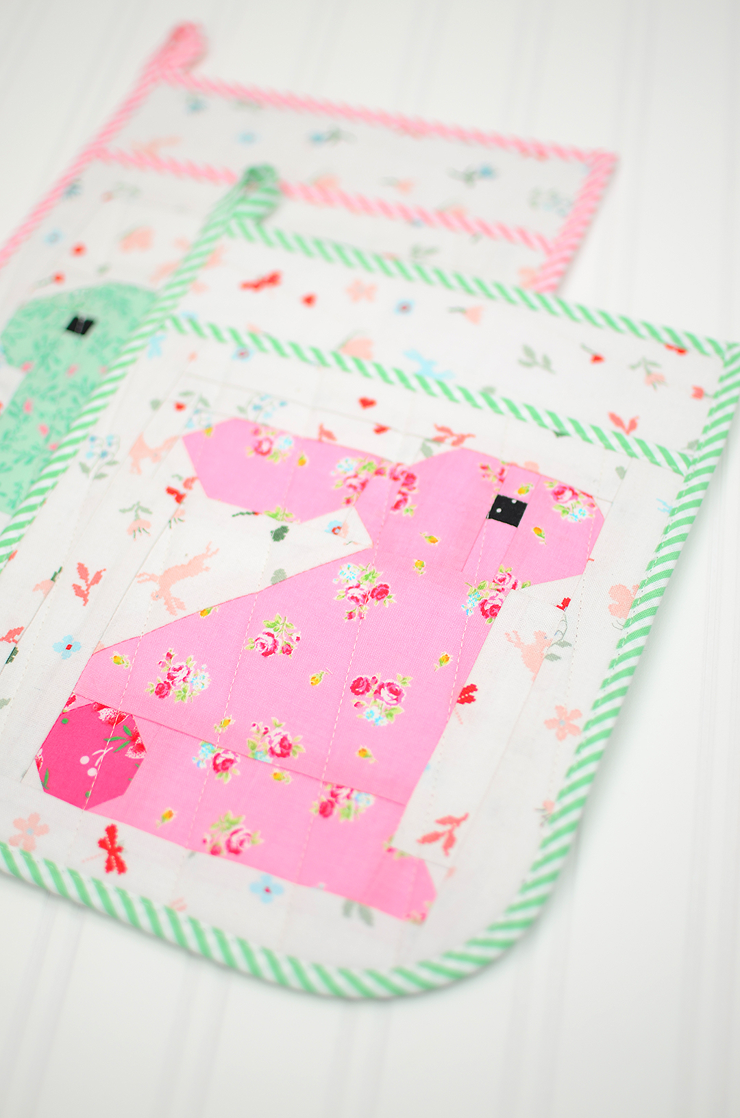 Bunny Potholder Tutorial - A potholder quilt pattern add-on by Nadra Ridgeway of ellis & higgs