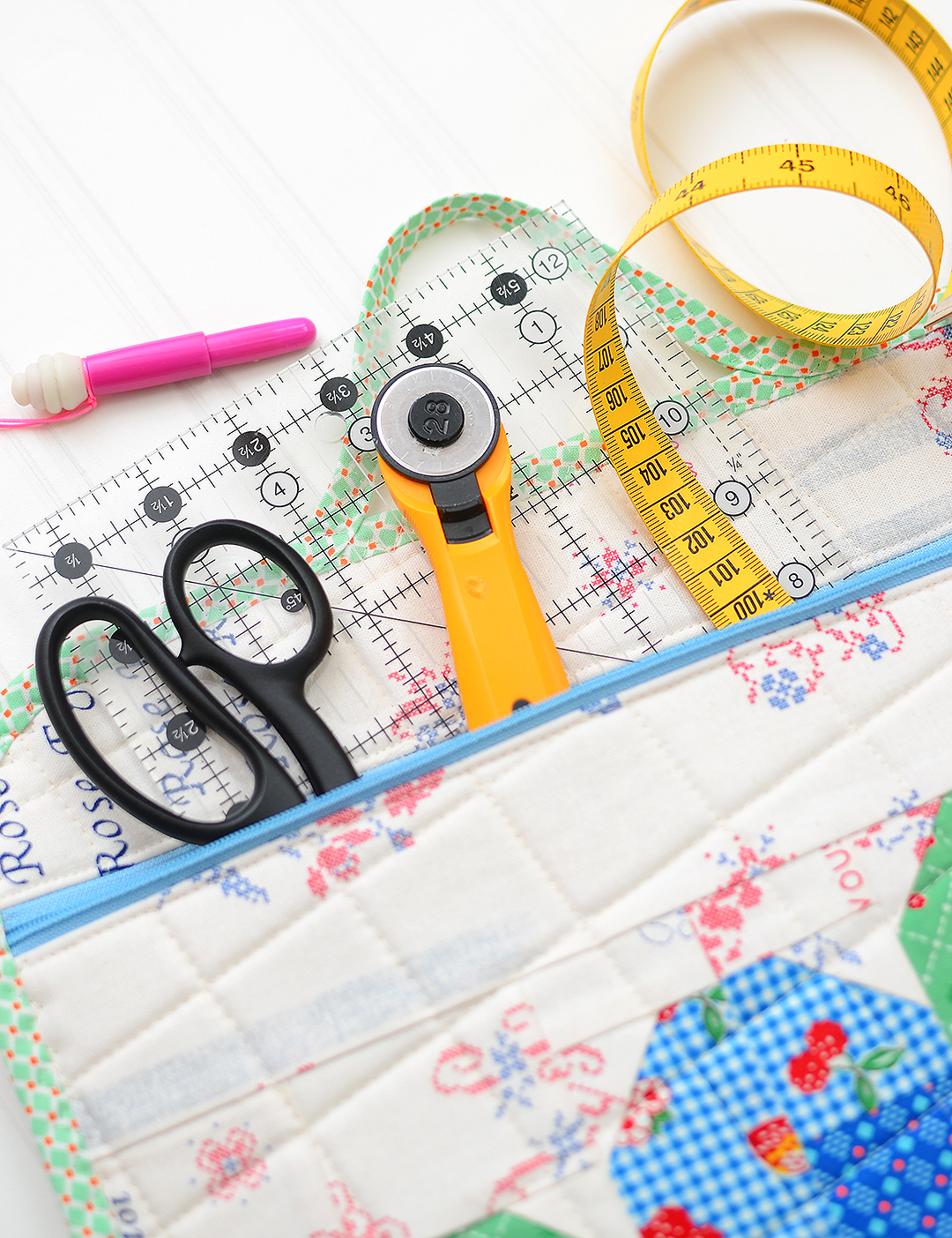 Quilted Gift Bag Pattern - An easy quilt pattern add-on by Nadra Ridgeway of ellis & higgs