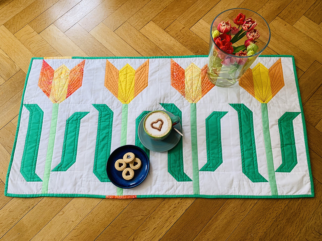 Tulip Quilt - an easy quilt pattern by Nadra Ridgeway of ellis & higgs