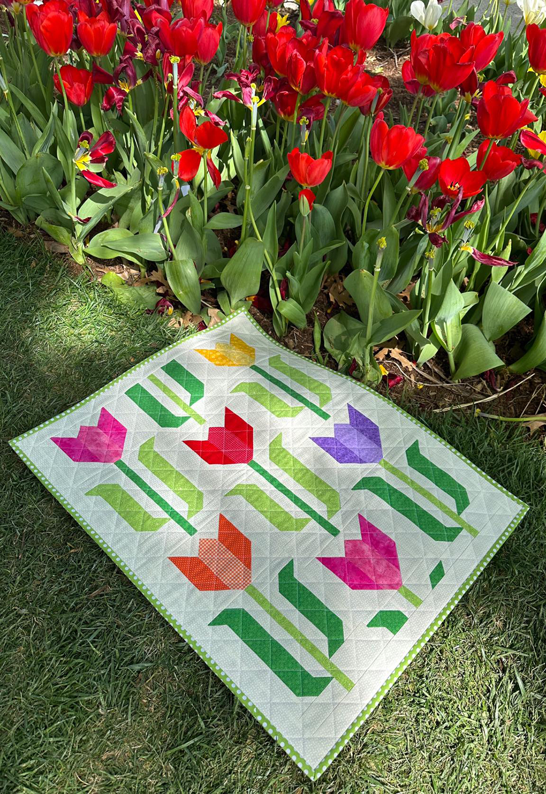 Tulip Quilt - an easy quilt pattern by Nadra Ridgeway of ellis & higgs