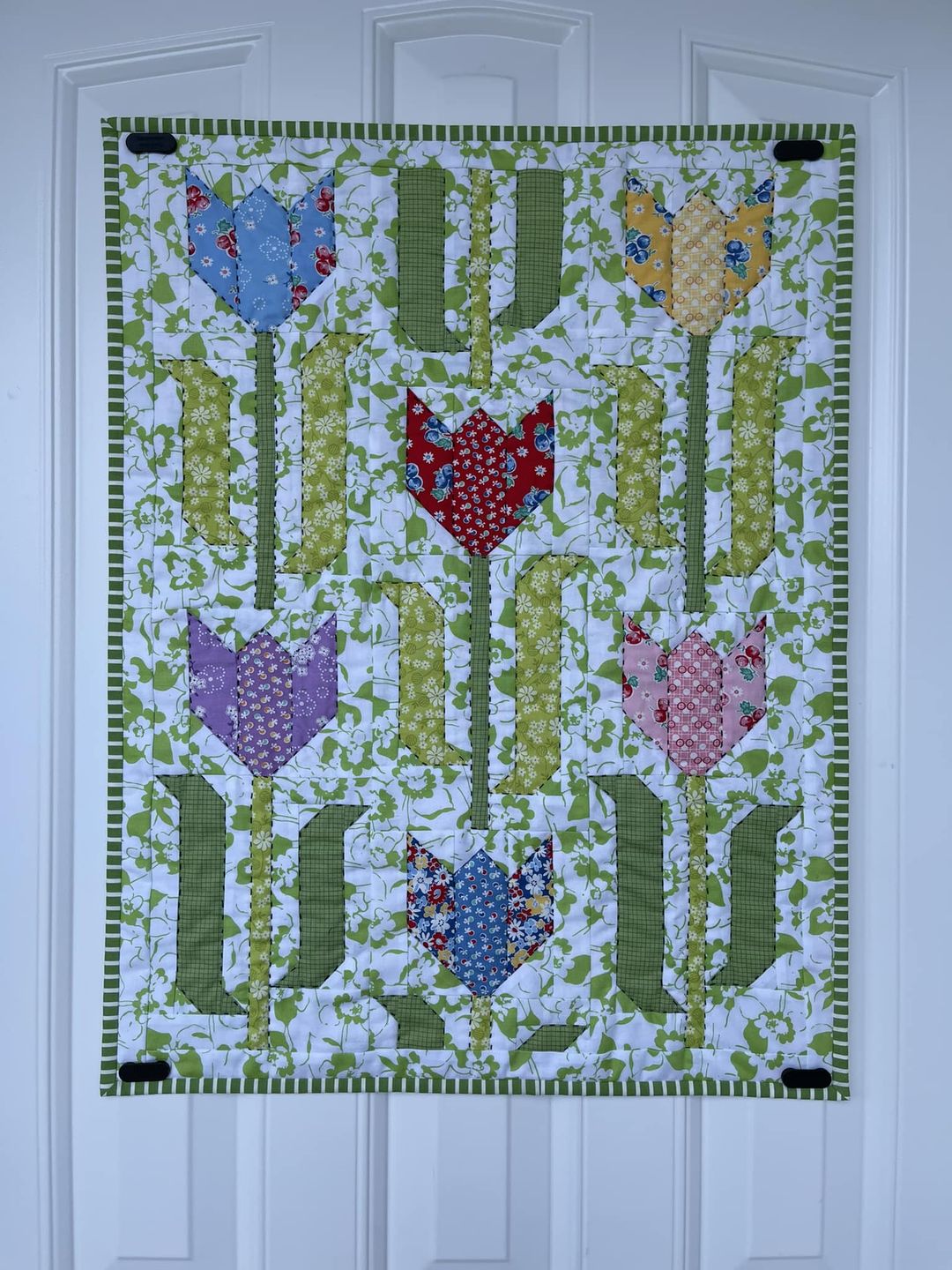 Tulip Quilt - an easy quilt pattern by Nadra Ridgeway of ellis & higgs
