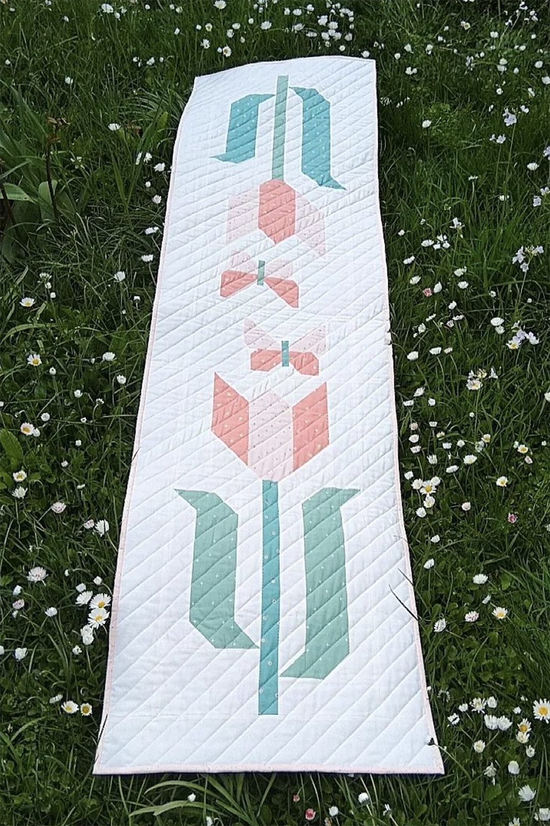 Tulip Quilt - an easy quilt pattern by Nadra Ridgeway of ellis & higgs