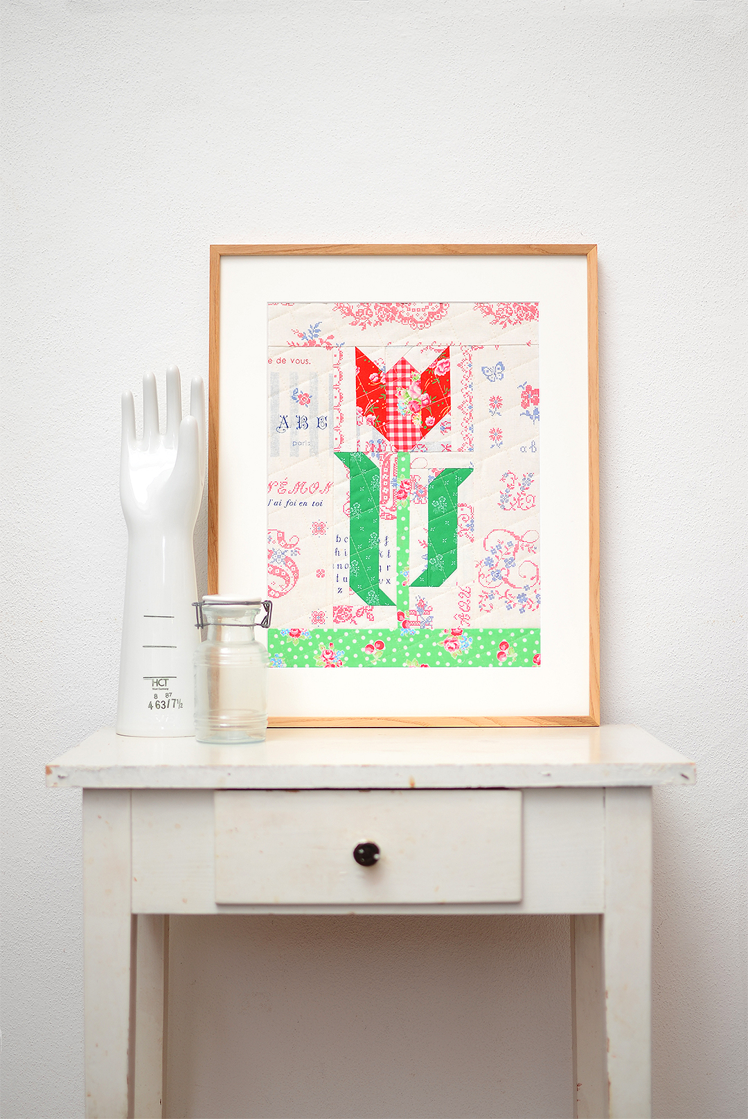 Framed Tulip Mini Quilt - an easy quilt pattern by Nadra Ridgeway of ellis & higgs