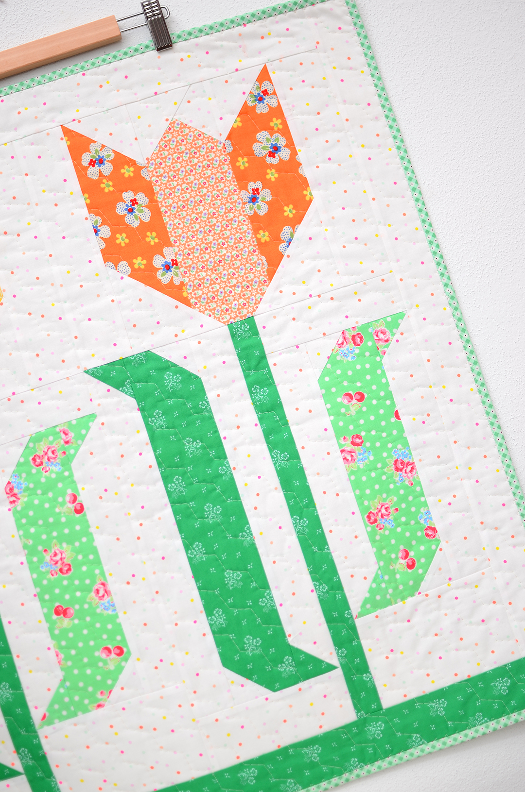 Large Tulip Mini Quilt - an easy quilt pattern by Nadra Ridgeway of ellis & higgs