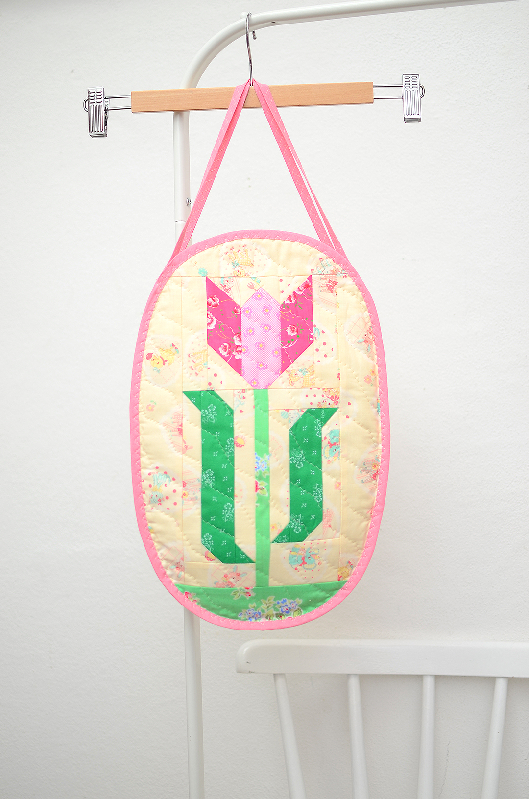 Quilted Tulip Tote Bag - an easy quilt pattern by Nadra Ridgeway of ellis & higgs