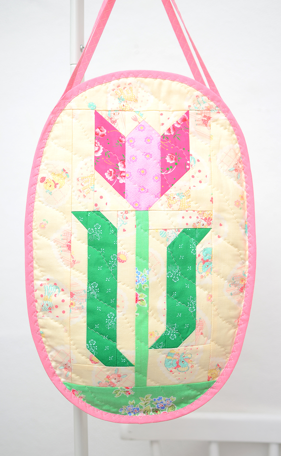 Quilted Tulip Tote Bag - an easy quilt pattern by Nadra Ridgeway of ellis & higgs