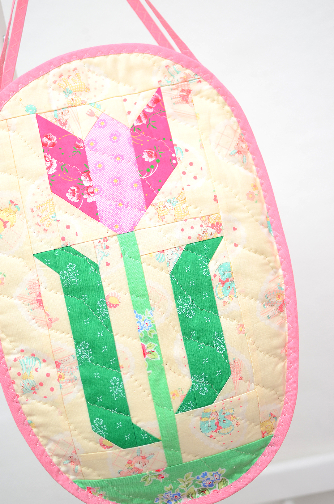 Quilted Tulip Tote Bag - an easy quilt pattern by Nadra Ridgeway of ellis & higgs