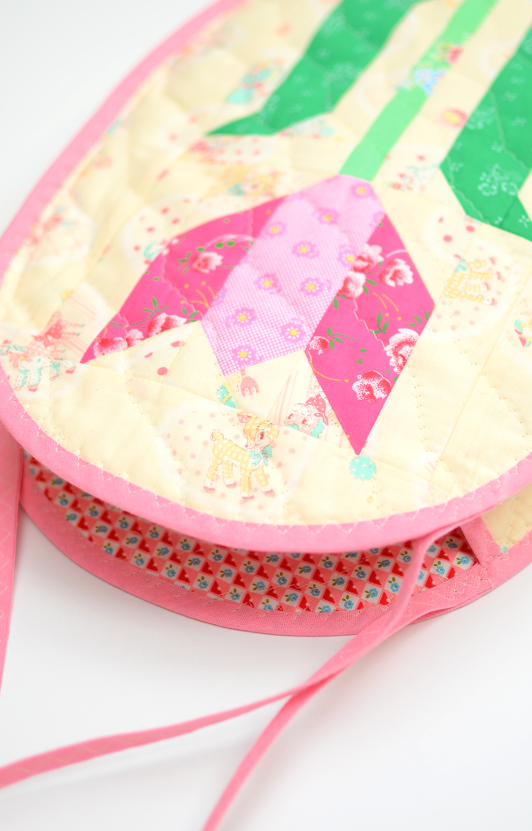 Quilted Tulip Tote Bag - an easy quilt pattern by Nadra Ridgeway of ellis & higgs