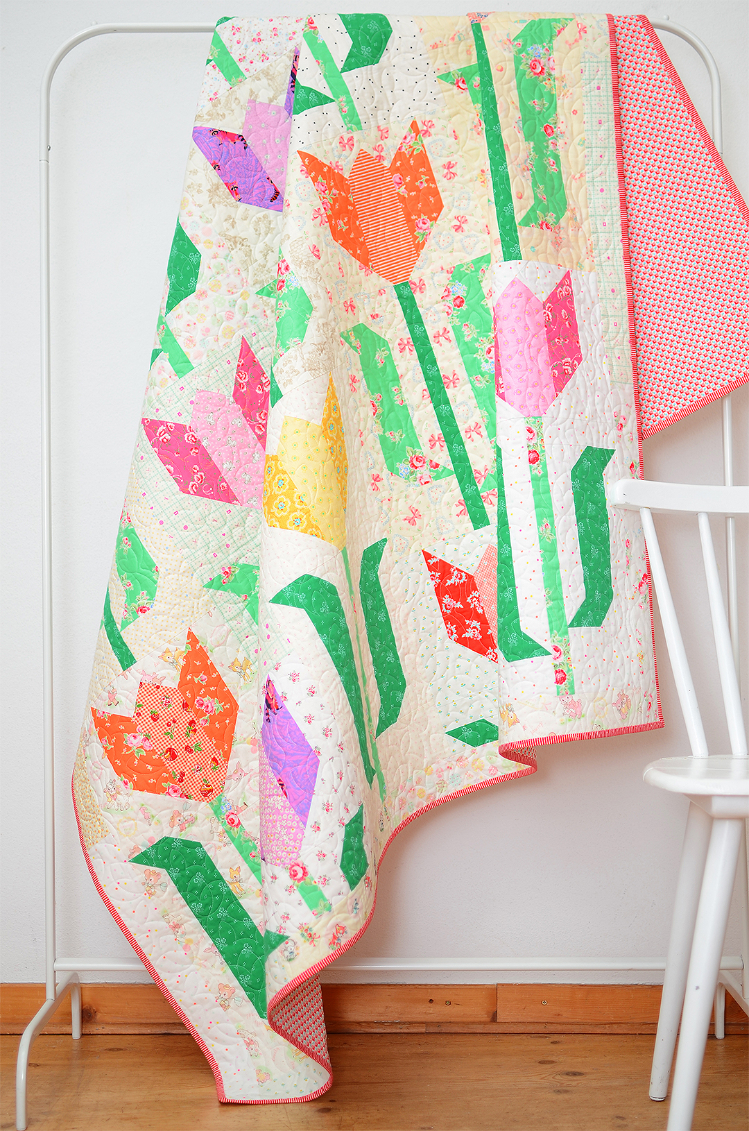 Tulip Quilt - an easy quilt pattern by Nadra Ridgeway of ellis & higgs