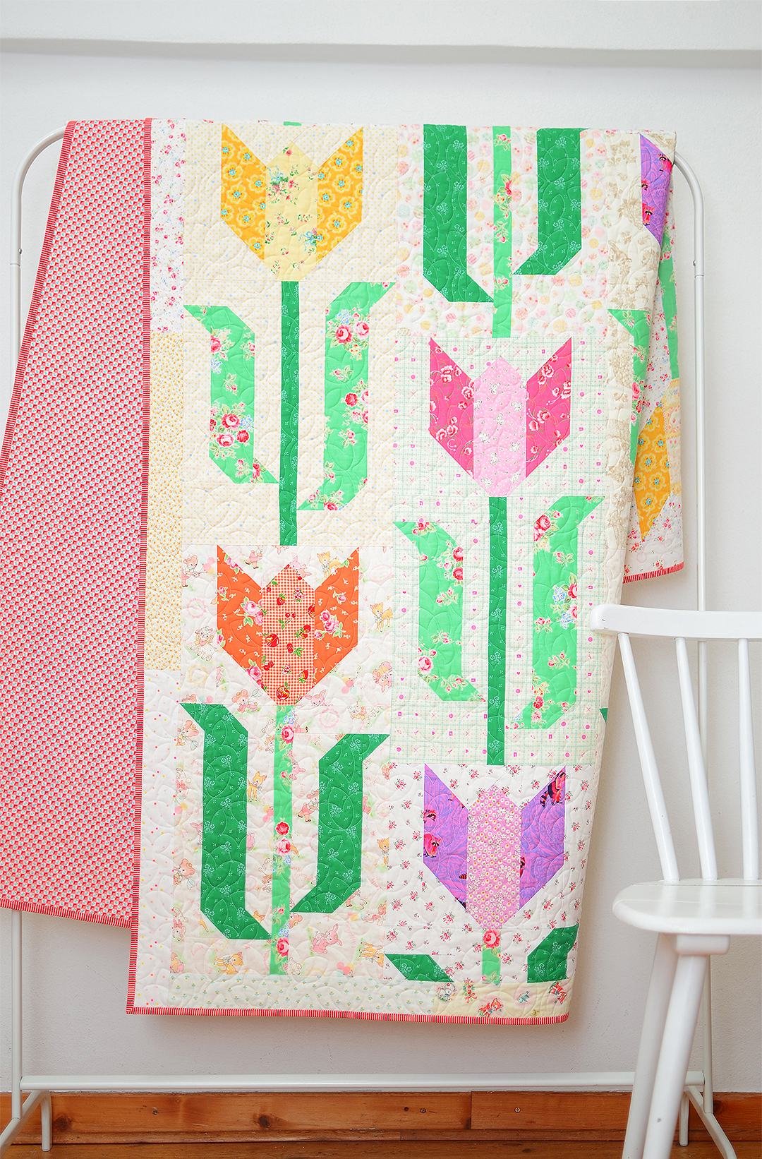 Tulip Quilt - an easy quilt pattern by Nadra Ridgeway of ellis & higgs