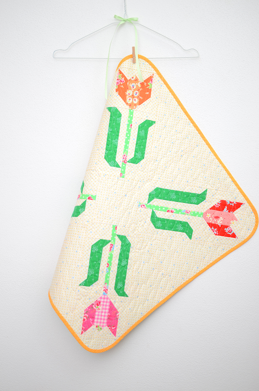 Tulip Table Topper - an easy quilt pattern by Nadra Ridgeway of ellis & higgs