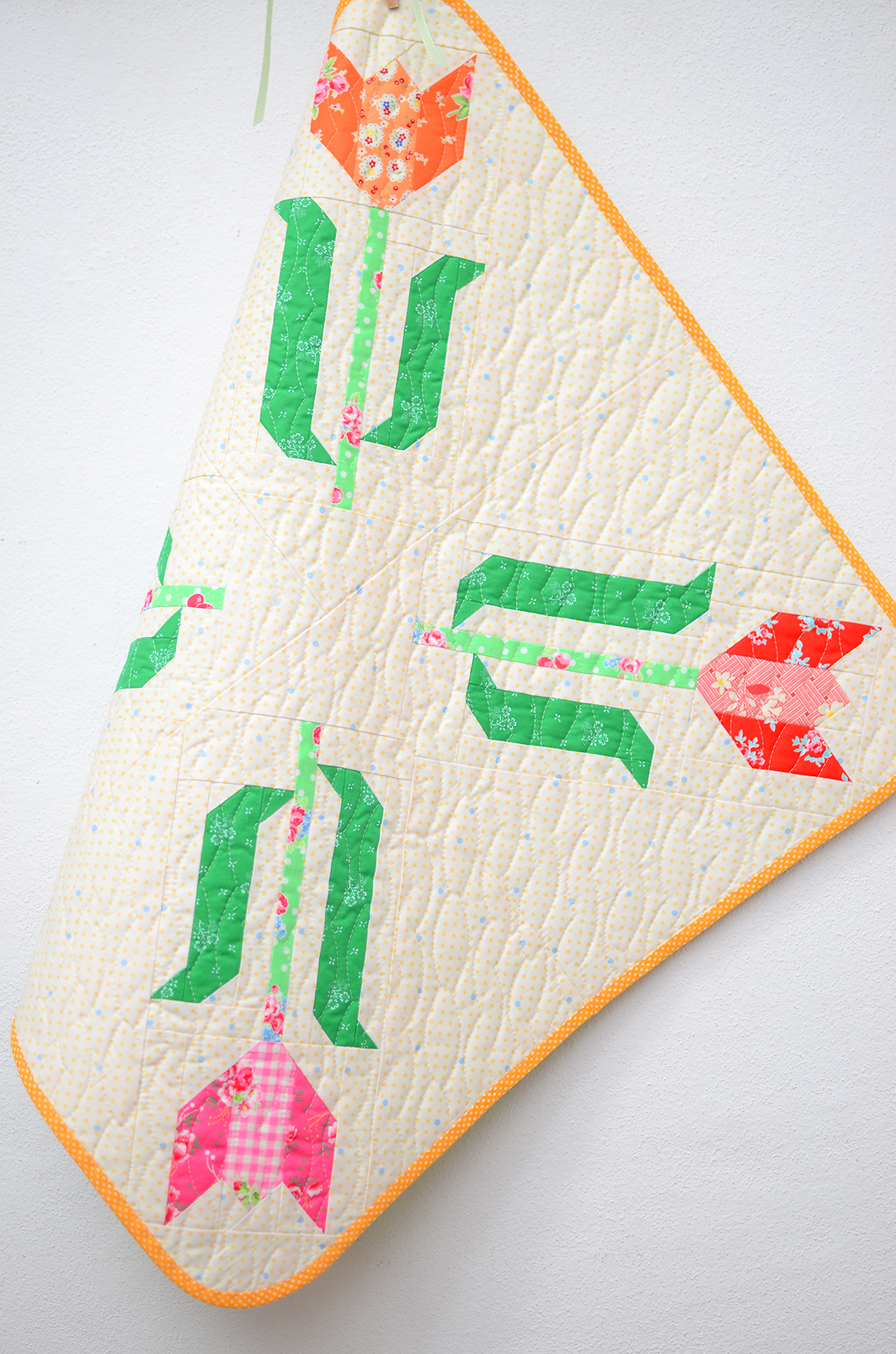 Tulip Table Topper - an easy quilt pattern by Nadra Ridgeway of ellis & higgs