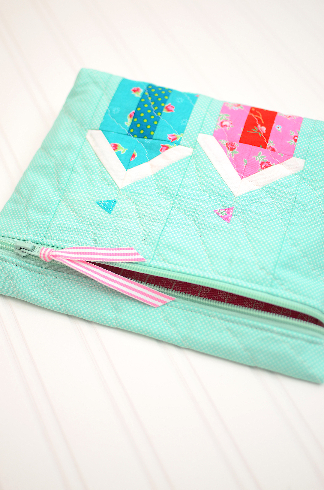 Nautical Zip Pouch - an easy quilt pattern by Nadra Ridgeway of ellis & higgs